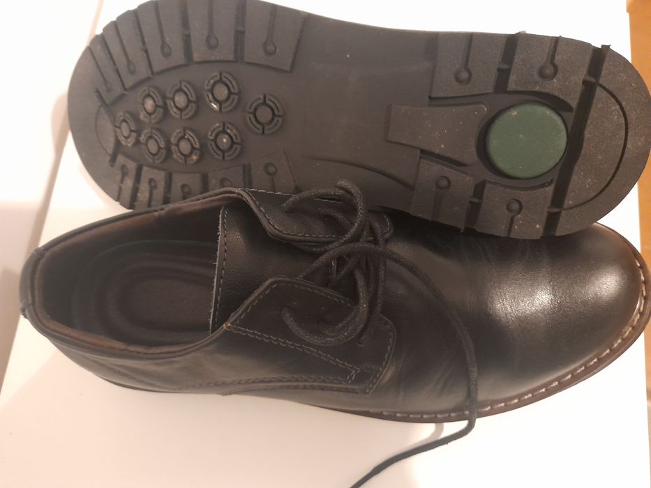 Tesicol preto de pele.