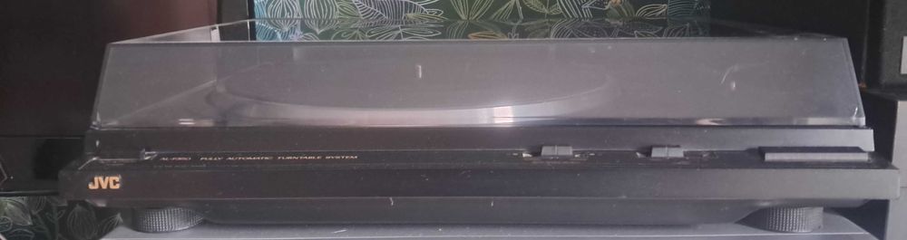 Gramofon JVC model AL-F350