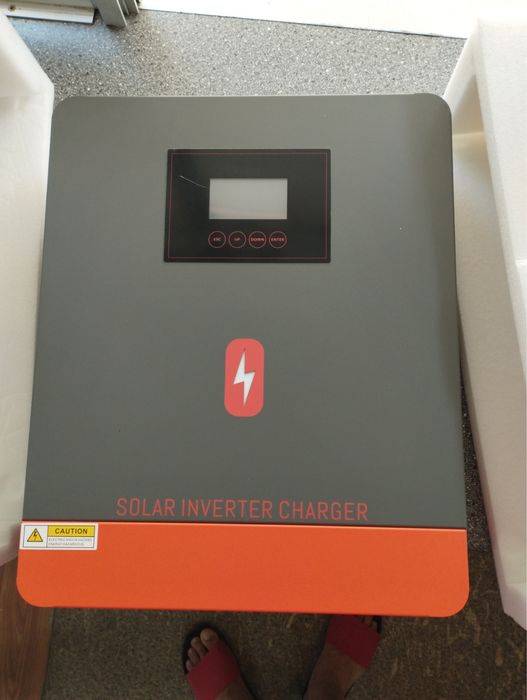 Гібрідний сонячний інвертор