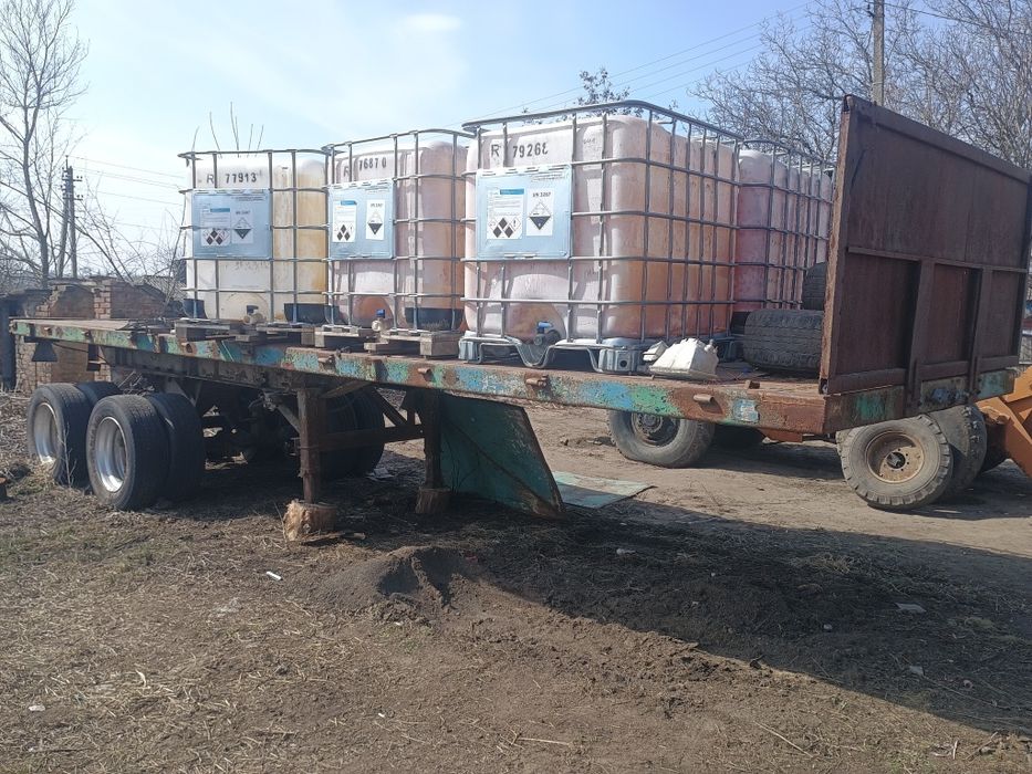 Вантажний причіп двухосний, платформа