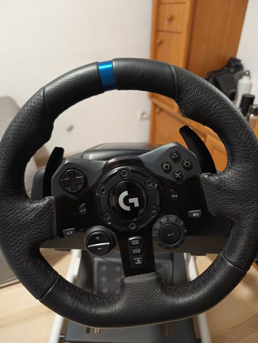 Komplet G923 TrueForce do PS5 lub PC z pedałami, shifterem i metalowym stojakiem