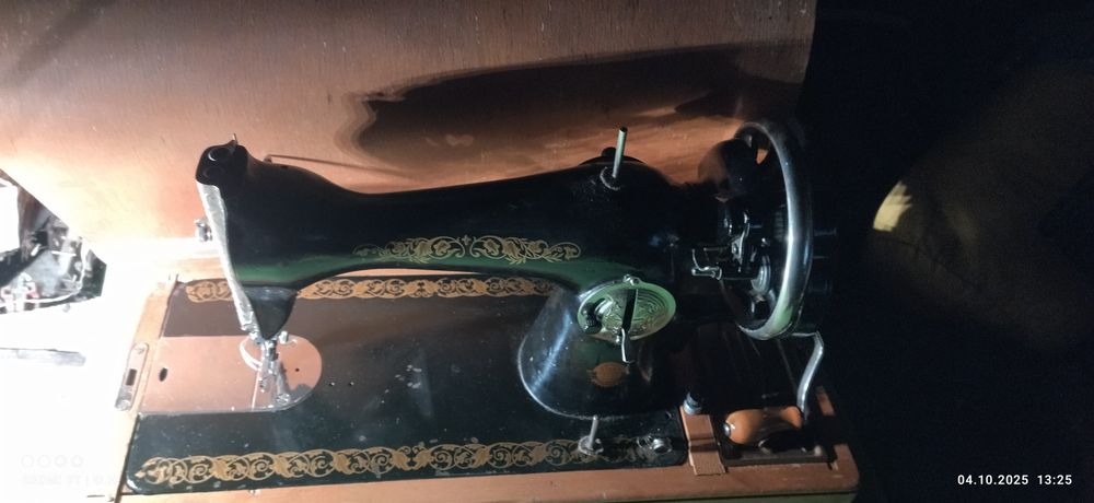 Продам швейную машинку