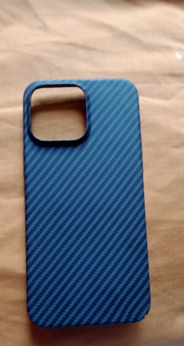 Черный Карбоновый чехол для Apple iPhone 13