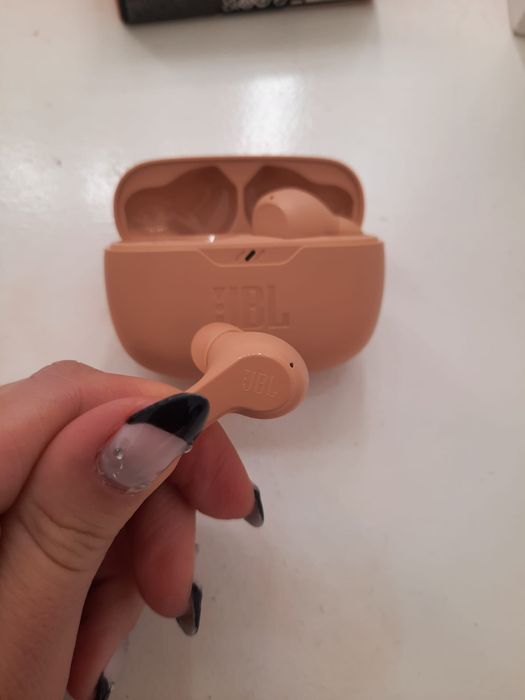 Fones JBL Wave Beam cor bege