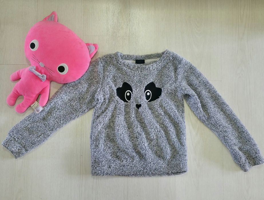 Продам светр з пандою