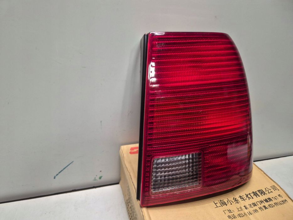 Lampa Tylna Prawa Volkswagen Passat B5 Sedan 96-00 3Bd945096 Koito Nowa