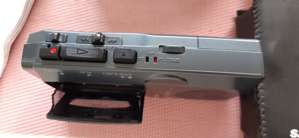 Gravador Sanyo com micro cassate