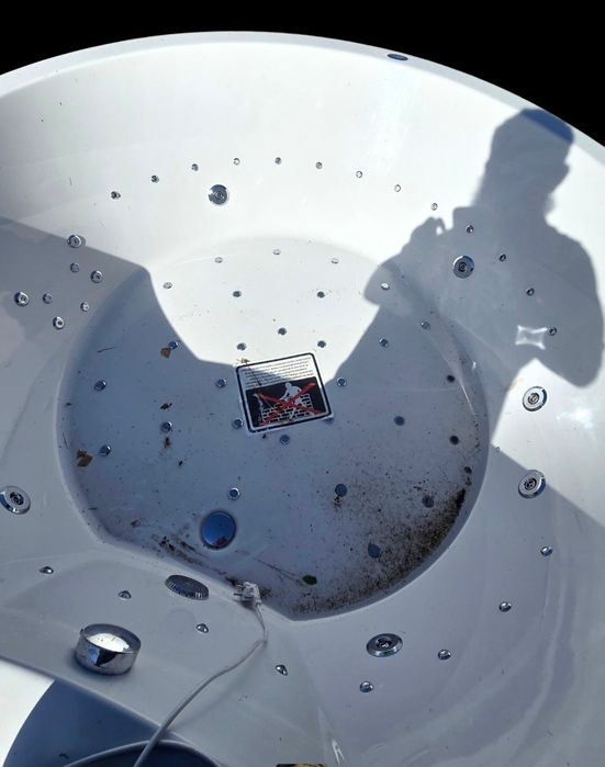 Jacuzzi wanna z hydromasażem Ruben Solar wolnostojąca 160