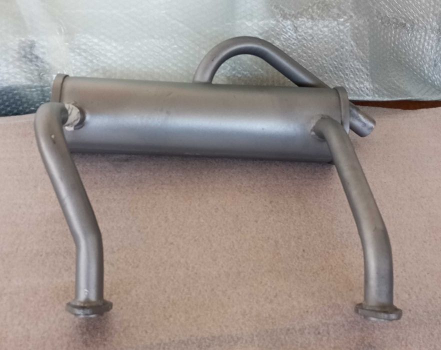 Panela de escape Fiat Nuova 500 ou Fiat 500 D (antigo, de colecção)