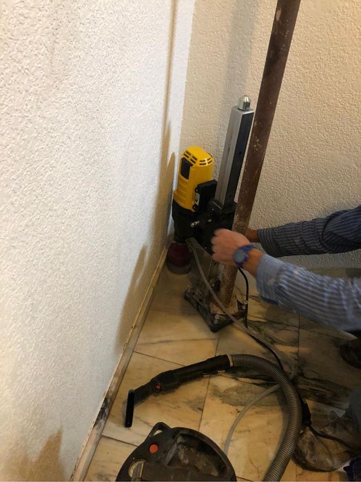 Abertura de carotes até 80 cm perfundidade