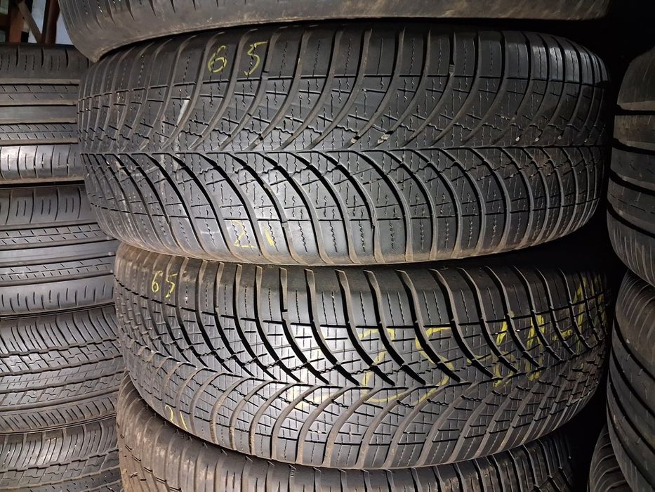 225/60 R18 Goodyaer Vector 4seasons Комплек , Пара