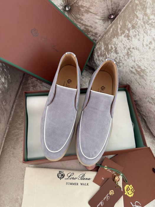 Замшеві жіночі високі лофери бежеві, сірі з кантом