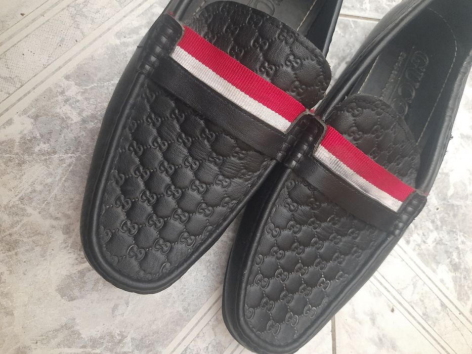 Czarne mokasyny Gucci ze skóry naturalnej 39