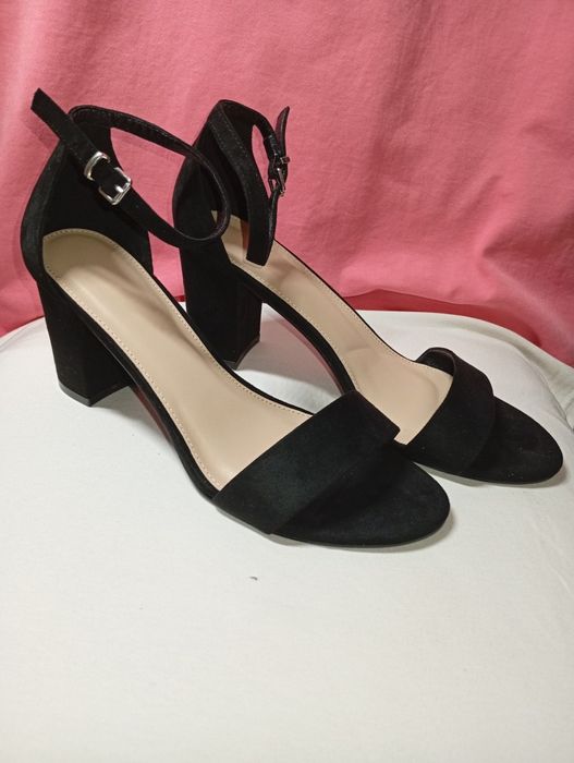 Жіночі туфлі на Каблоку