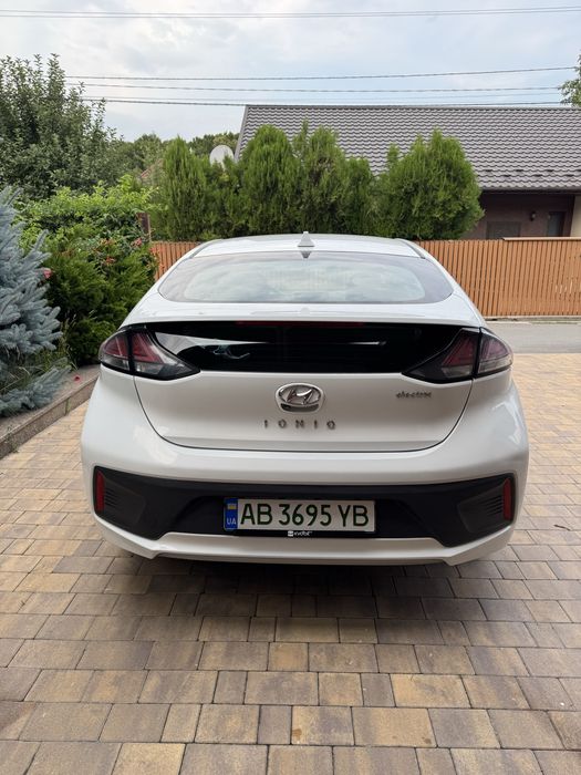 Hyundai Ioniq 2021 року