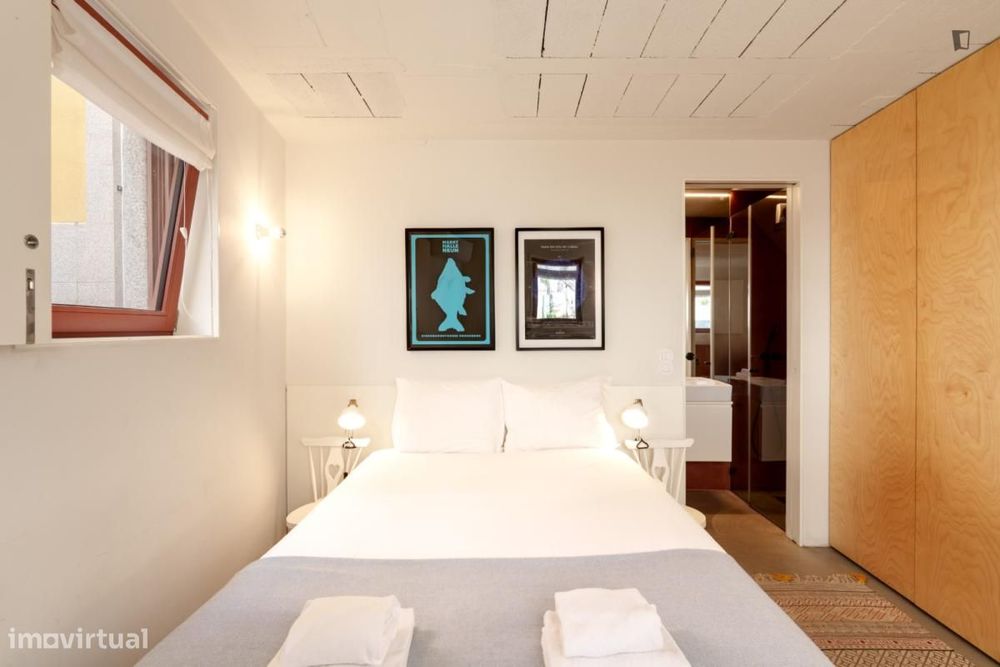 Apartamento com 1 quartos - localizado em Miragaia Porto