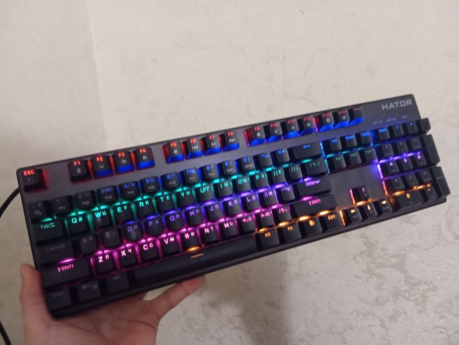 HATOR Starfall Rainbow Red Switch — механічна клавіатура