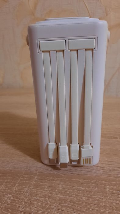 Повербанк Built 4 CHARGING LINE