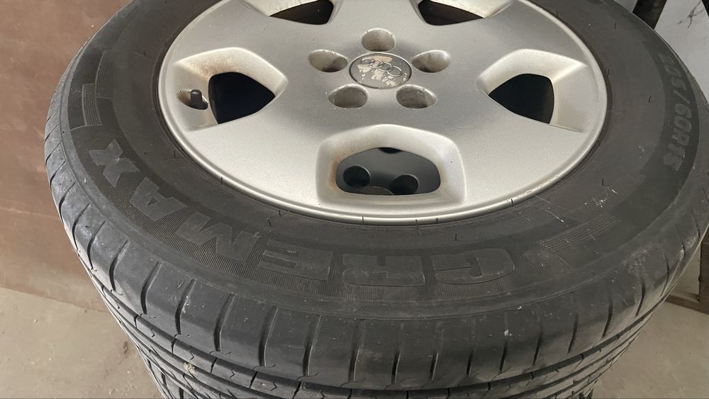 Jantes audi com pneus 205/60/15