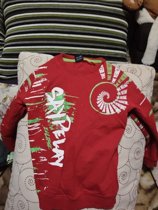 Віддам дитячі кофти.