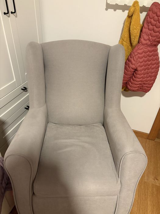 Poltrona de amamentaçao IKEA