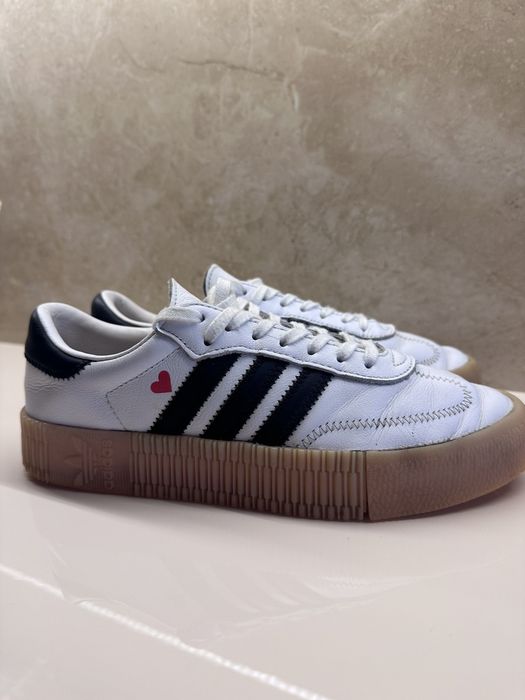 Кроссовки  Adidas модель Sambarose
