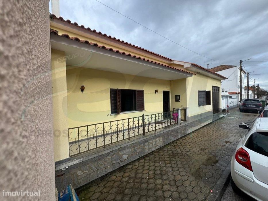 Moradia T3+2 | Terreno + Garagem | Couço