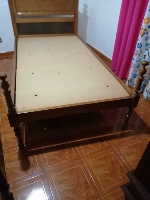 Cama de Solteiro/Estrado/Colchão