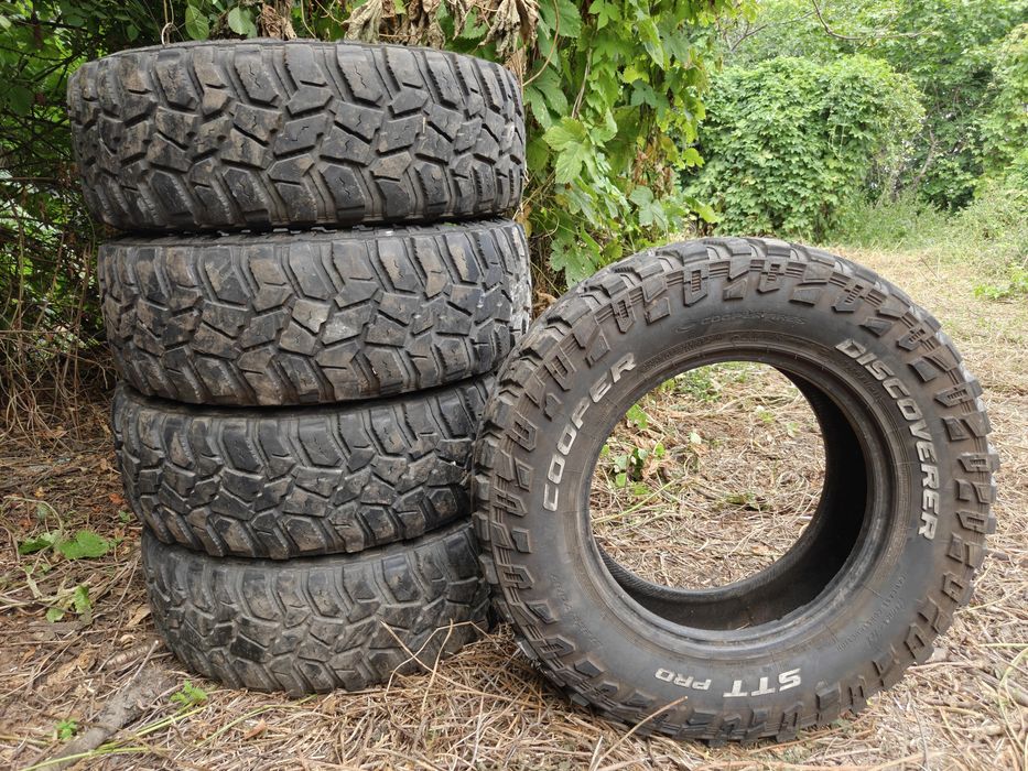 Продам гуму 265/70 R17