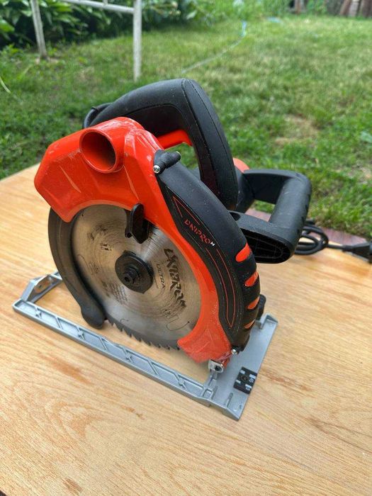 Циркулярная (дисковая) пила Dnipro-M CS-210