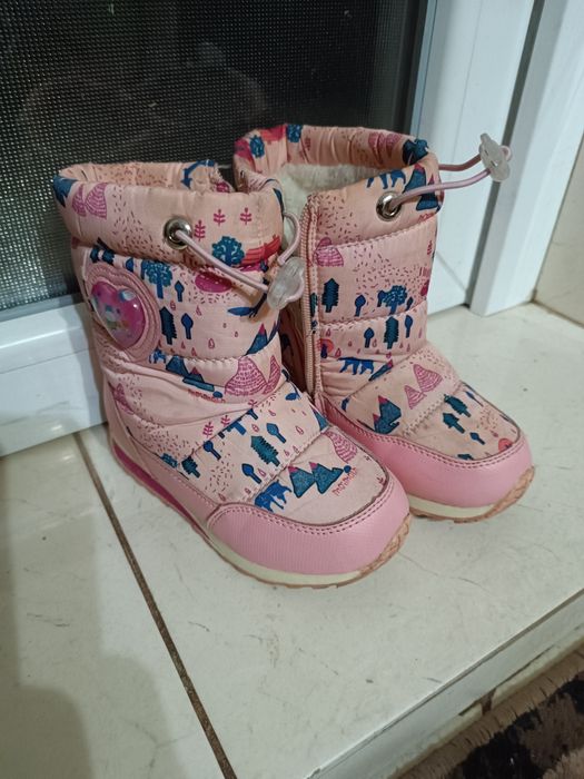 Продам дутики 26