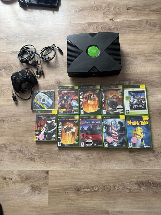 Microsoft Xbox Classic zestaw Konsola w bdb stanie orygialny pad pełne okablowanie 10 gier