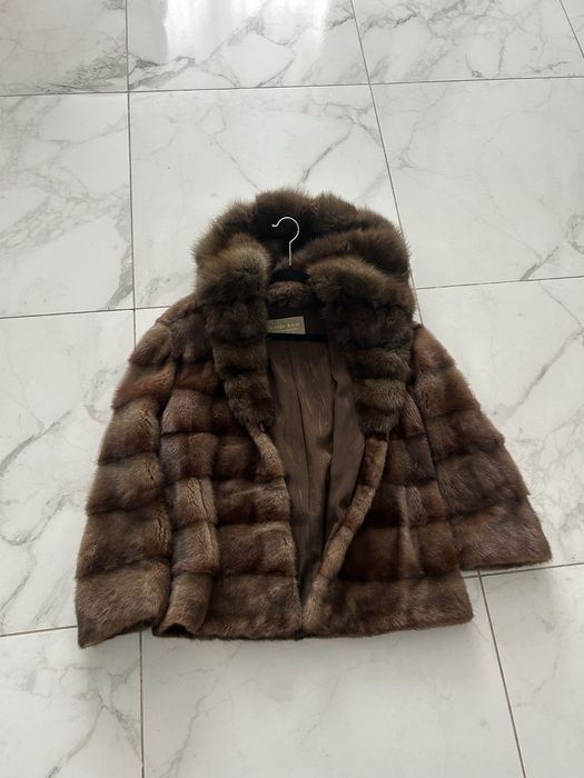 Норкова шуба с куницей