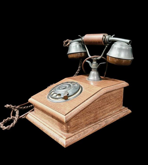 Telefone de castiçal antigo
