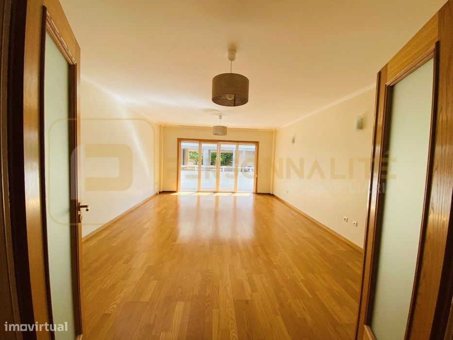 Excelente apartamento T1 junto aos Campos de Treino