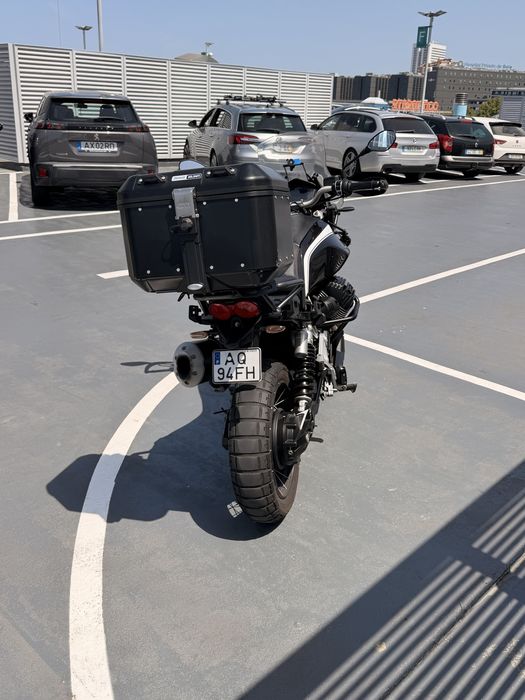 Moto Guzzi V85T Guardia d’ onore
