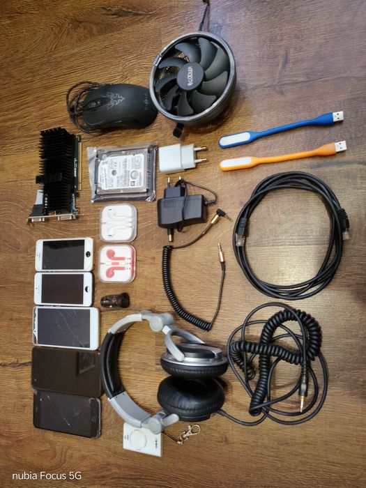 Продам одним  лотом  електроніку