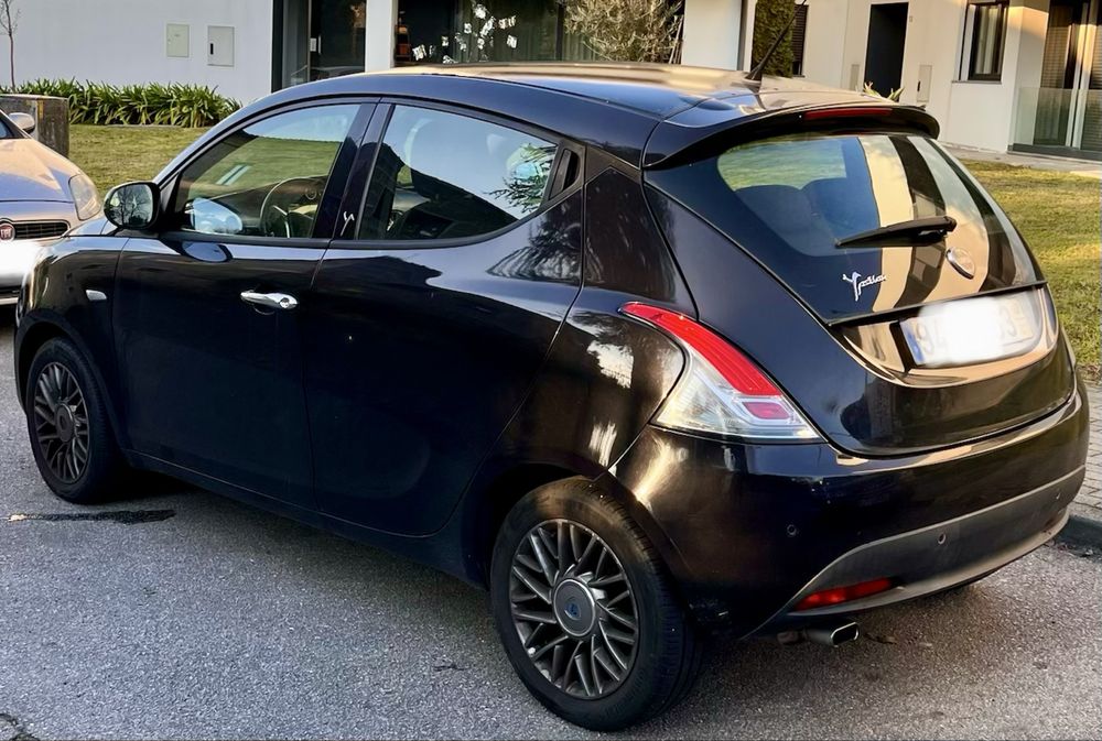 Lancia ypsilon 1.2 gasolina de 2012 com 130.000km