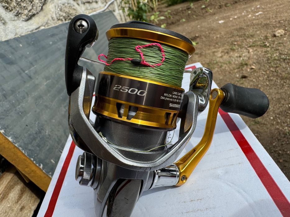 Cana de pesca e material pesca