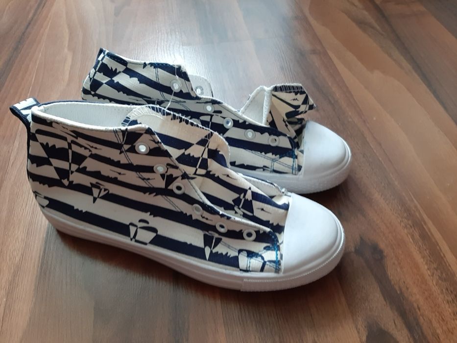 Кеди з принтом 38 розмір