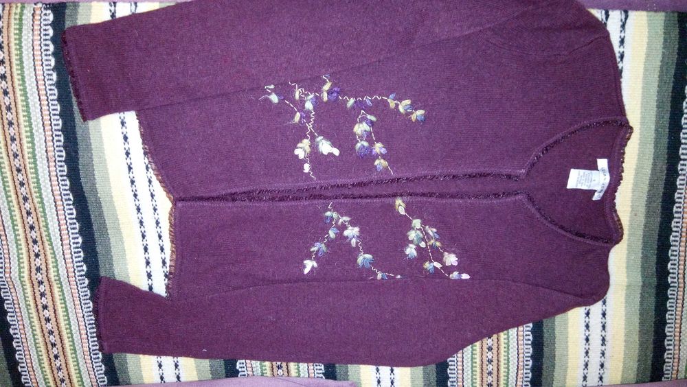 Продається красивый женский шерстяный кардиган