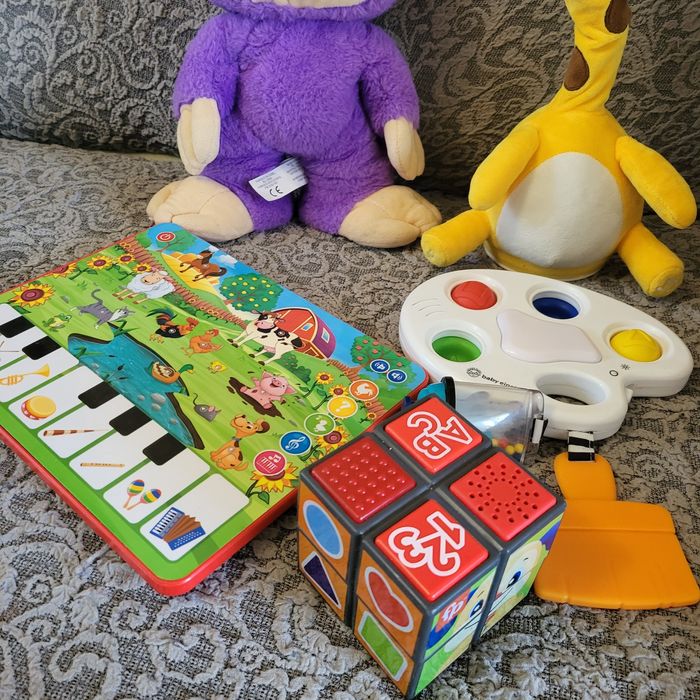 Лот іграшок музичних