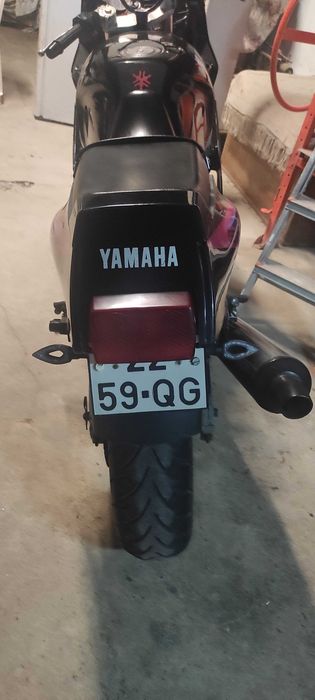 Yamaha FZR 600.
