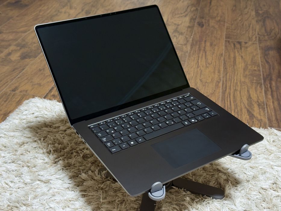 Ноутбук Microsoft Surface Laptop 7 — 15” / Core Ultra 7 268V / 32 ГБ / 512 ГБ