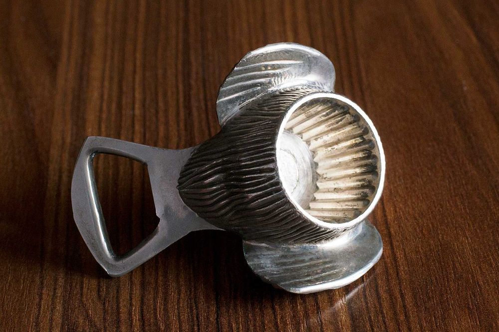 Продаю открывашку-пробку в виде воробья