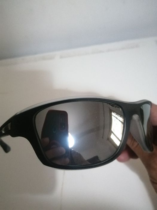 Vendo óculos cinzentos (portes incluídos)