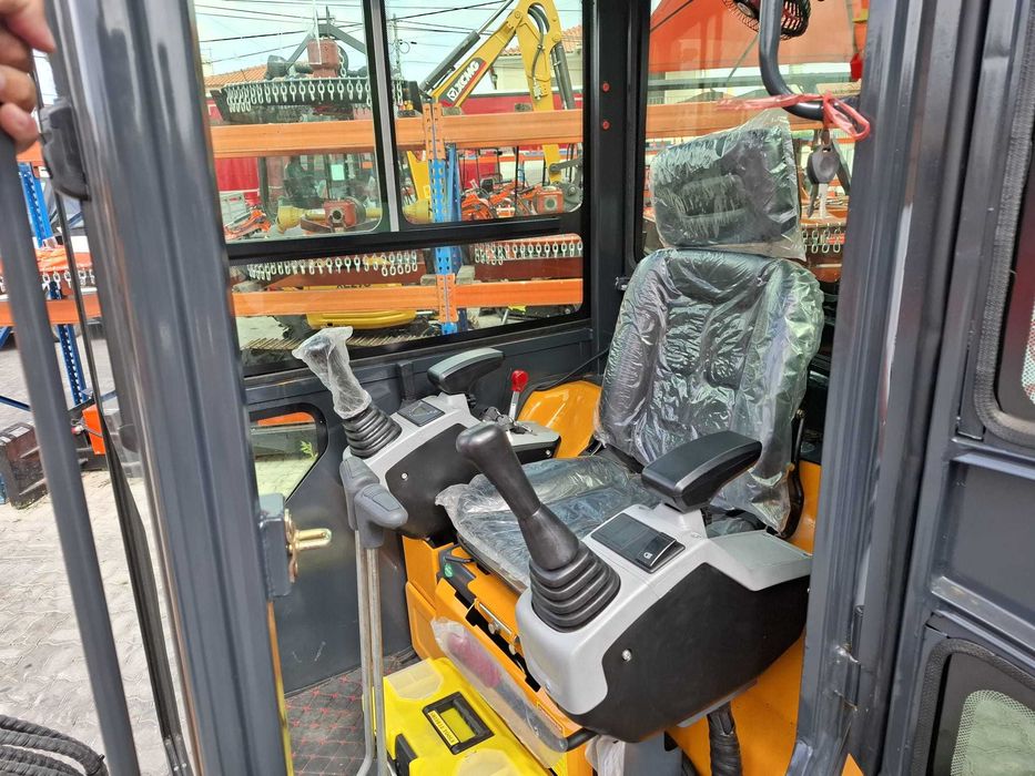 Giratória CAPTOK CK30 2.2 TON nova | 2026 | Cabinada