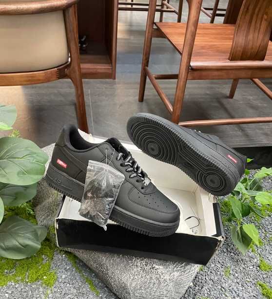 Nike Air force 1 Supreme Czarny rozmiar 42 Nowe