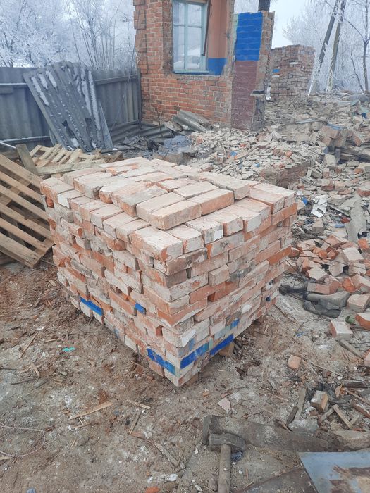 Брус / доска /  стропило / шифер / кирпич /плити дорожні