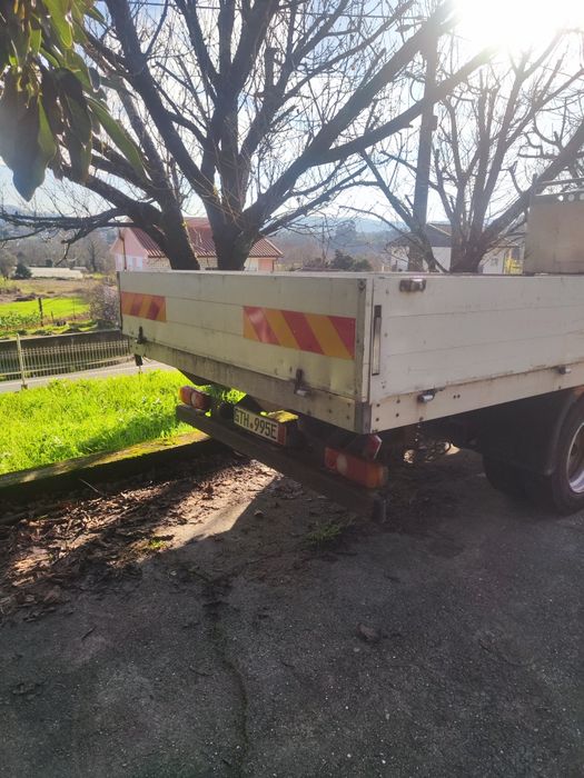 Caixa em alumínio, fundo em contraplacado marítimo,